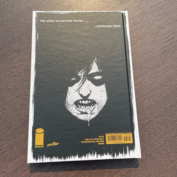 The Walking Dead hardcover graphic novel - Book Four - Picture 3 of 4